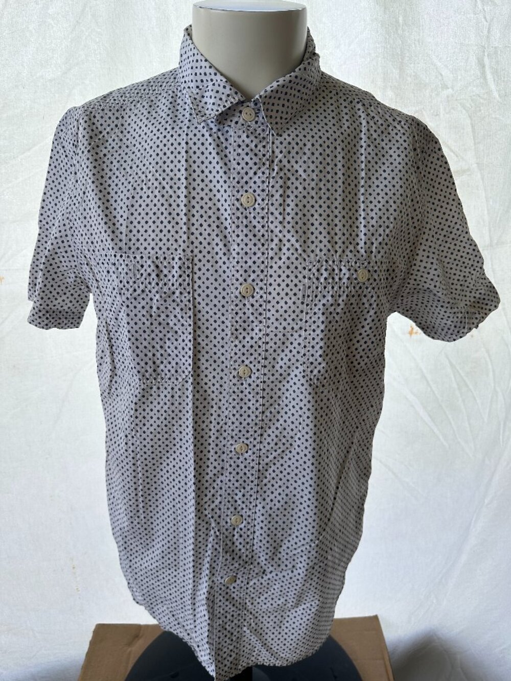 Levi's Standard Fit Men's White Blue Dot Pattern SS Button Front Shirt Large